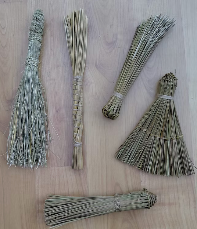 Using Juncus – Brushes and Rattles